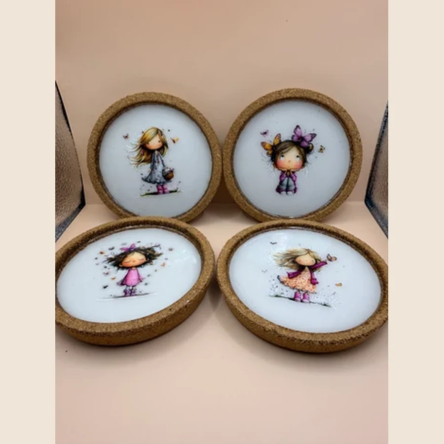 Shop handgemaakte onderzetters van By Jaike. Uniek, creatief en met liefde gemaakt. Leuk voor op tafel, als woondecoratie of origineel cadeautje. Korte omschrijving: Unieke handgemaakte onderzetters van By Jaike. Leuk voor thuis, op tafel of als persoonlijk cadeautje. Deze handgemaakte onderzetters van By Jaike zijn niet alleen handig, maar ook een leuke toevoeging aan je interieur.